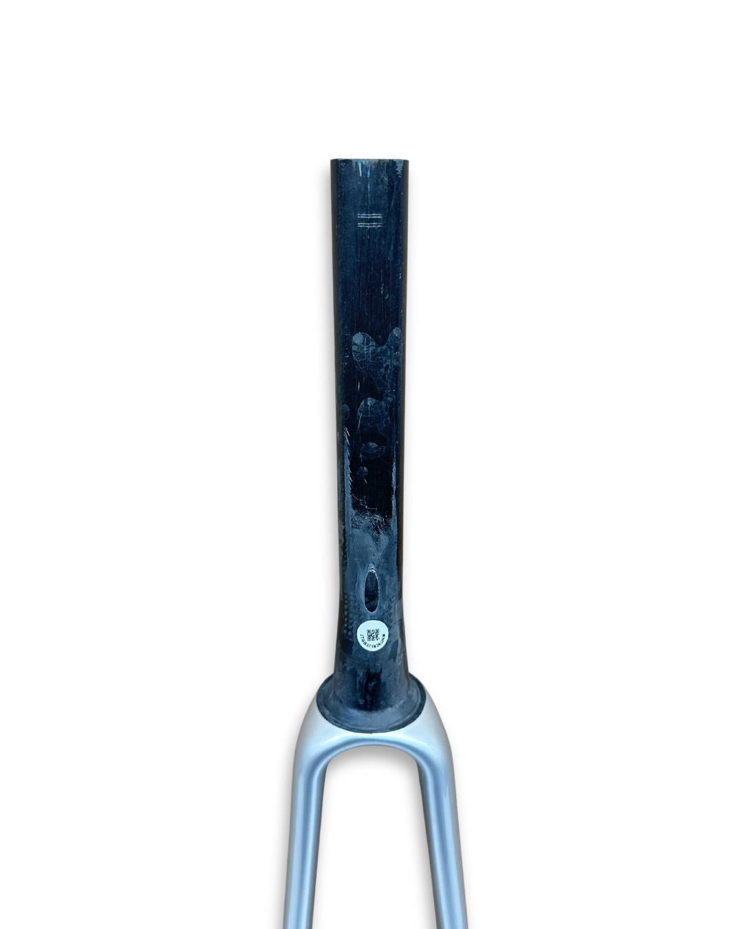 3T Fundi Integrale Carbon Fork Chrome – front-flat D steerer, 49mm rake, 360mm axle to crown, 410g, internal routing design