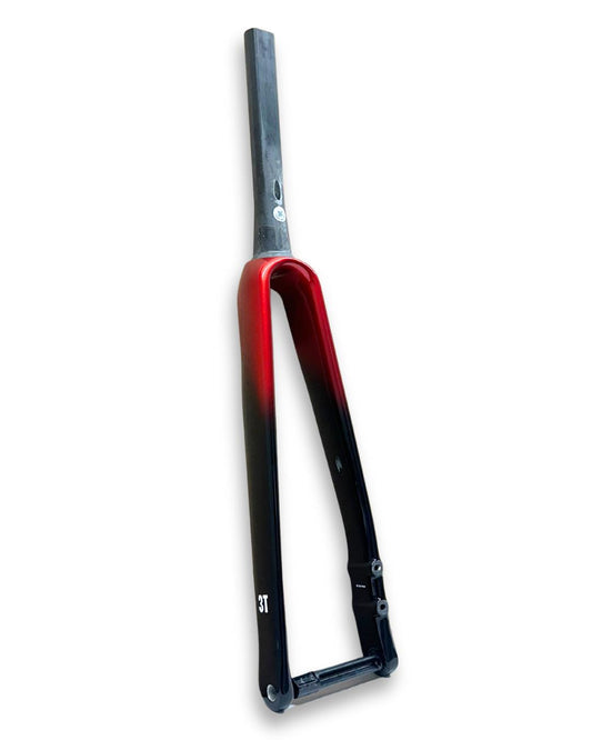 3T Fundi Integrale Carbon Fork Red/Black – front-flat D steerer, 49mm rake, 360mm axle to crown, 410g, internal routing design