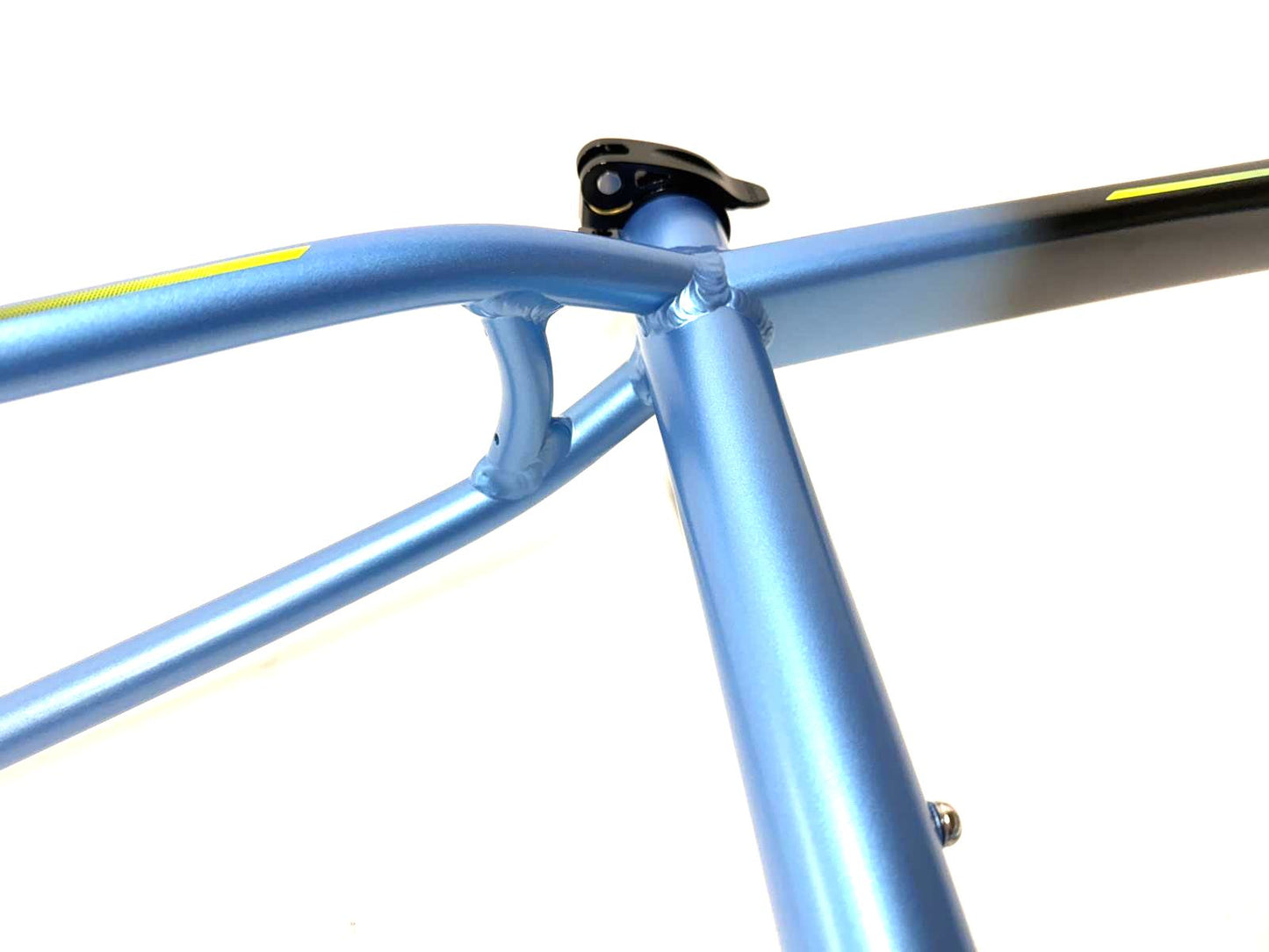 Mongoose Tyax Expert 29" 148mm Thru Axle or 141mm QR Disc Hardtail Small Frame