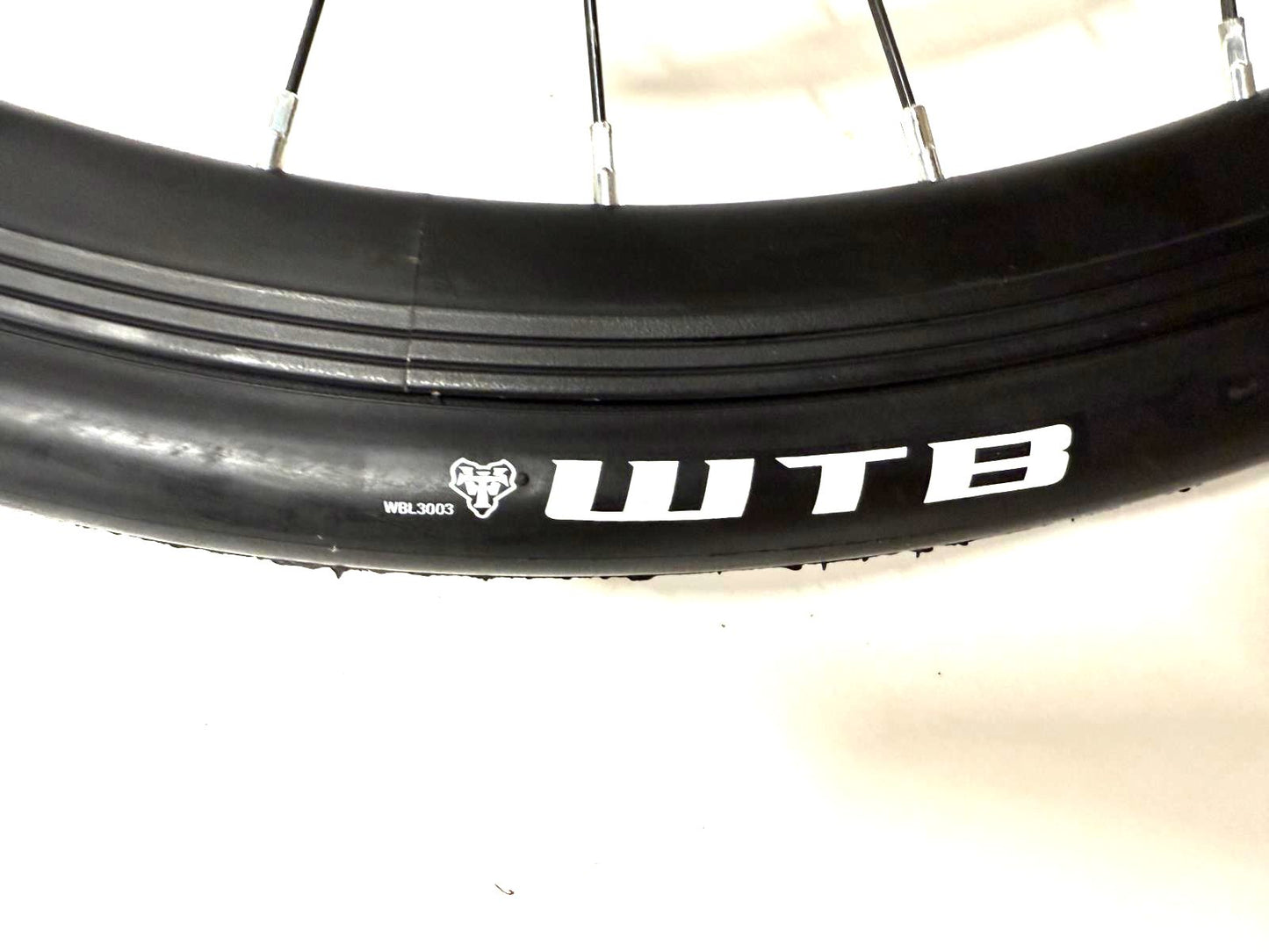 Front QR Alloy Disc Aero Wheel 700c 36 Spoke + Thick Slick WTB Tire and Rotor