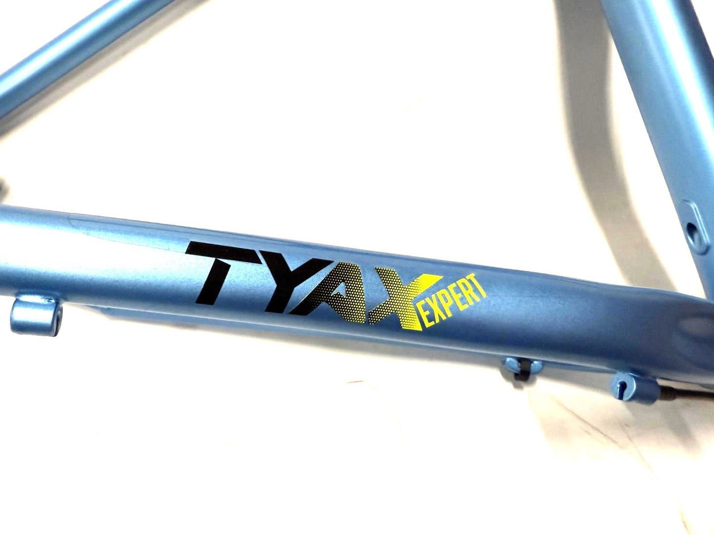 Mongoose Tyax Expert 29" 148mm Thru Axle or 141mm QR Disc Hardtail Small Frame