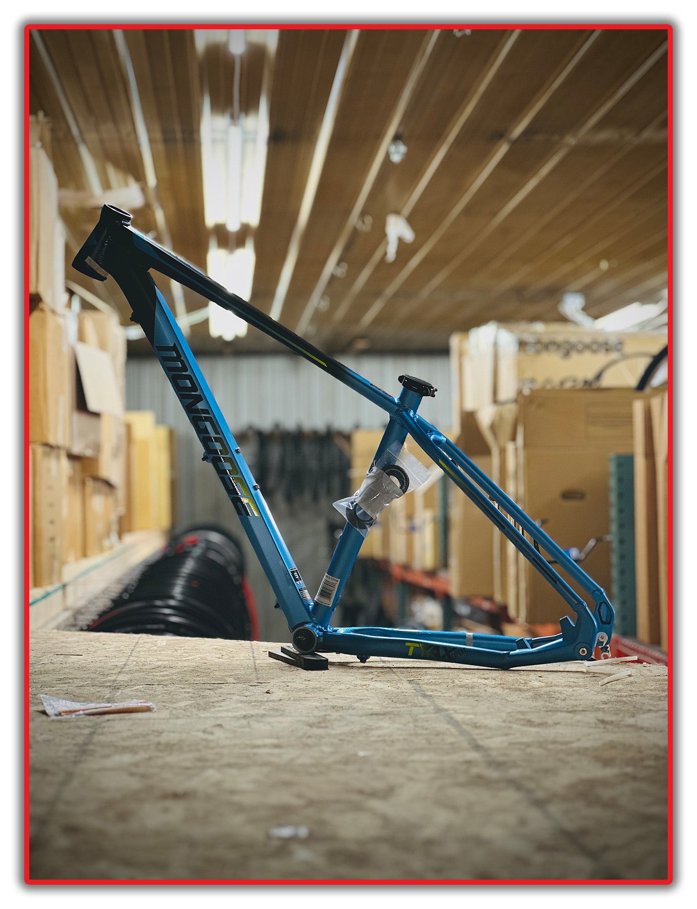 Mongoose Tyax Expert 29" 148mm Thru Axle or 141mm QR Disc Hardtail Small Frame