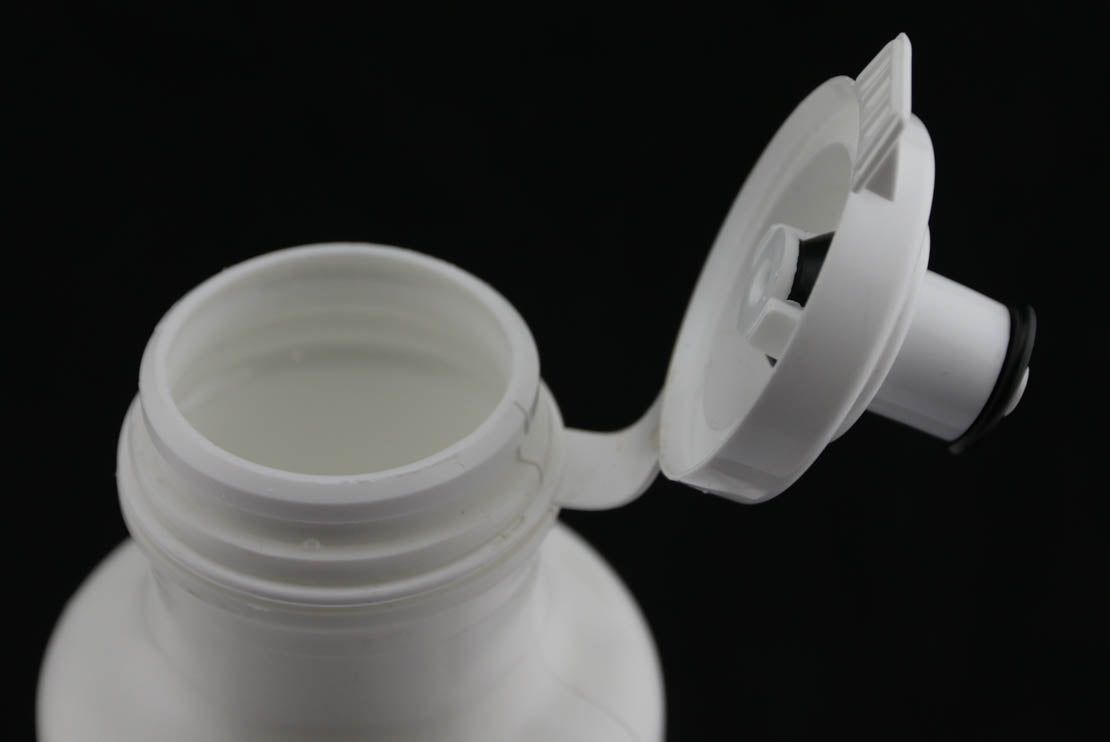 2 QTY California Springs DuoFlow 24oz Ounce Bicycle Water Bottles White NEW - Random Bike Parts