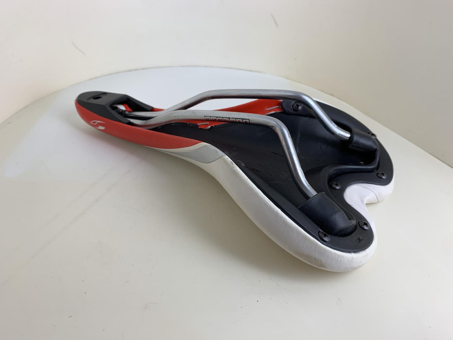 Sundeal Bike Cycle Saddle Seat White RED New Take Off BLEM