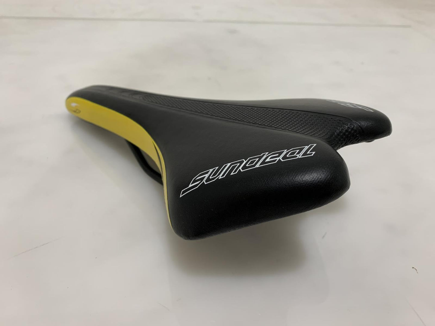 SUNDEAL ROAD Mountain Cycling BIKE SADDLE NEW TAKE OFF BLEM