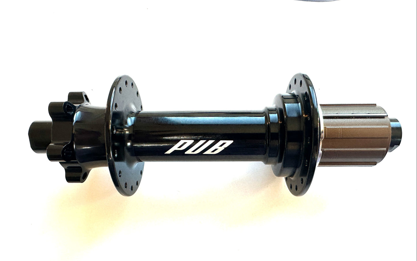 PUB HUB V2 32h 197mm x 12mm TA REAR HUB BLACK 6-BOLT HG 11 spd New