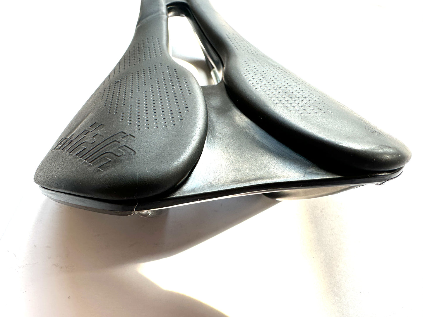 Selle Italia 145mm Boost Bike Seat Saddle Black 240mm Length New