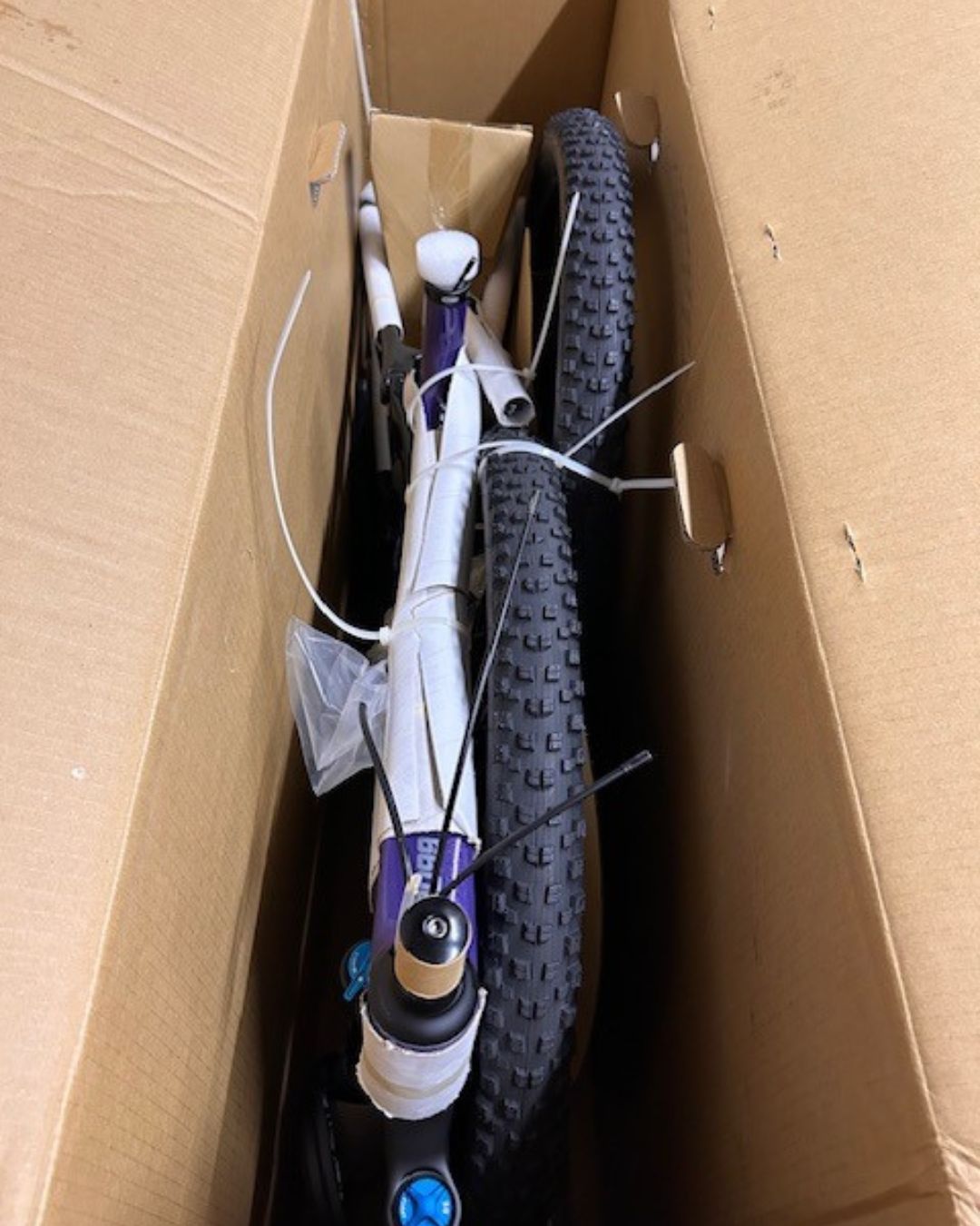 2025 KHS FS-6600 carbon full suspension 29 inch enduro mountain bike large