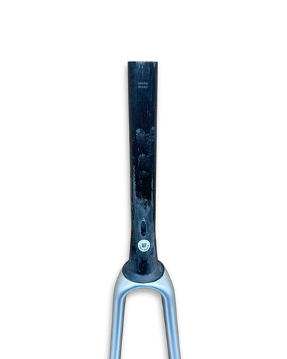 3T Fundi Integrale Carbon Fork Chrome – front-flat D steerer, 49mm rake, 360mm axle to crown, 410g, internal routing design