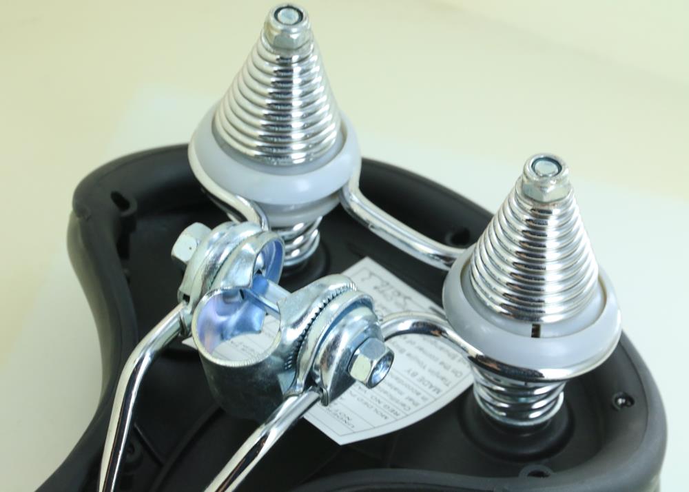 Columbia YJ-1137 Comfort Cruiser Hybrid Bike Wide Saddle / Seat Black NEW