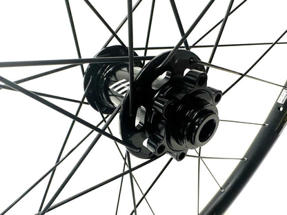 PUB Carbon 700c 100 x 12mm 142 x 12mm Disc Gravel Wheelset fits Shimano 11s New