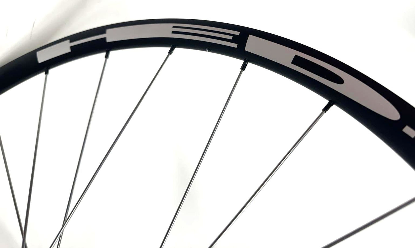 HED TOMCAT 622 x 21c 700c 135mm Center Lock Disc Rear Road Bike Wheel HG 11 QR