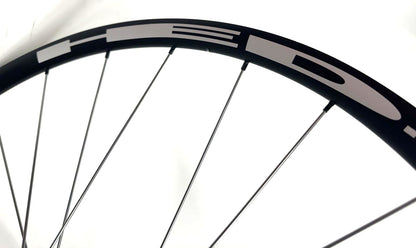 HED TOMCAT 622 x 21c 700c 135mm Center Lock Disc Rear Road Bike Wheel HG 11 QR