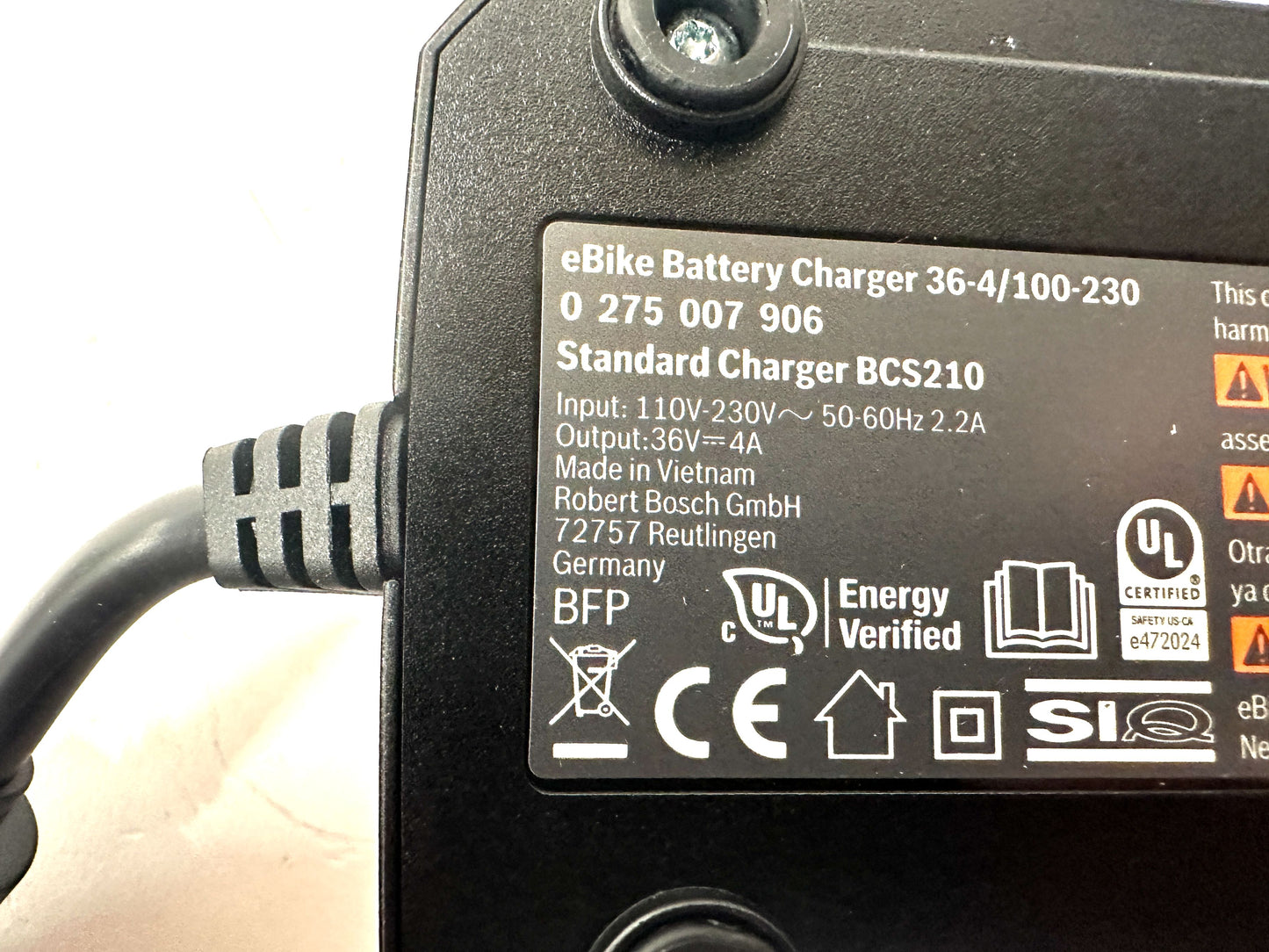 Bosch Ebike Standard Charger BCS210 0 275 007 906 Output 36v 2a 100-240V No Cord