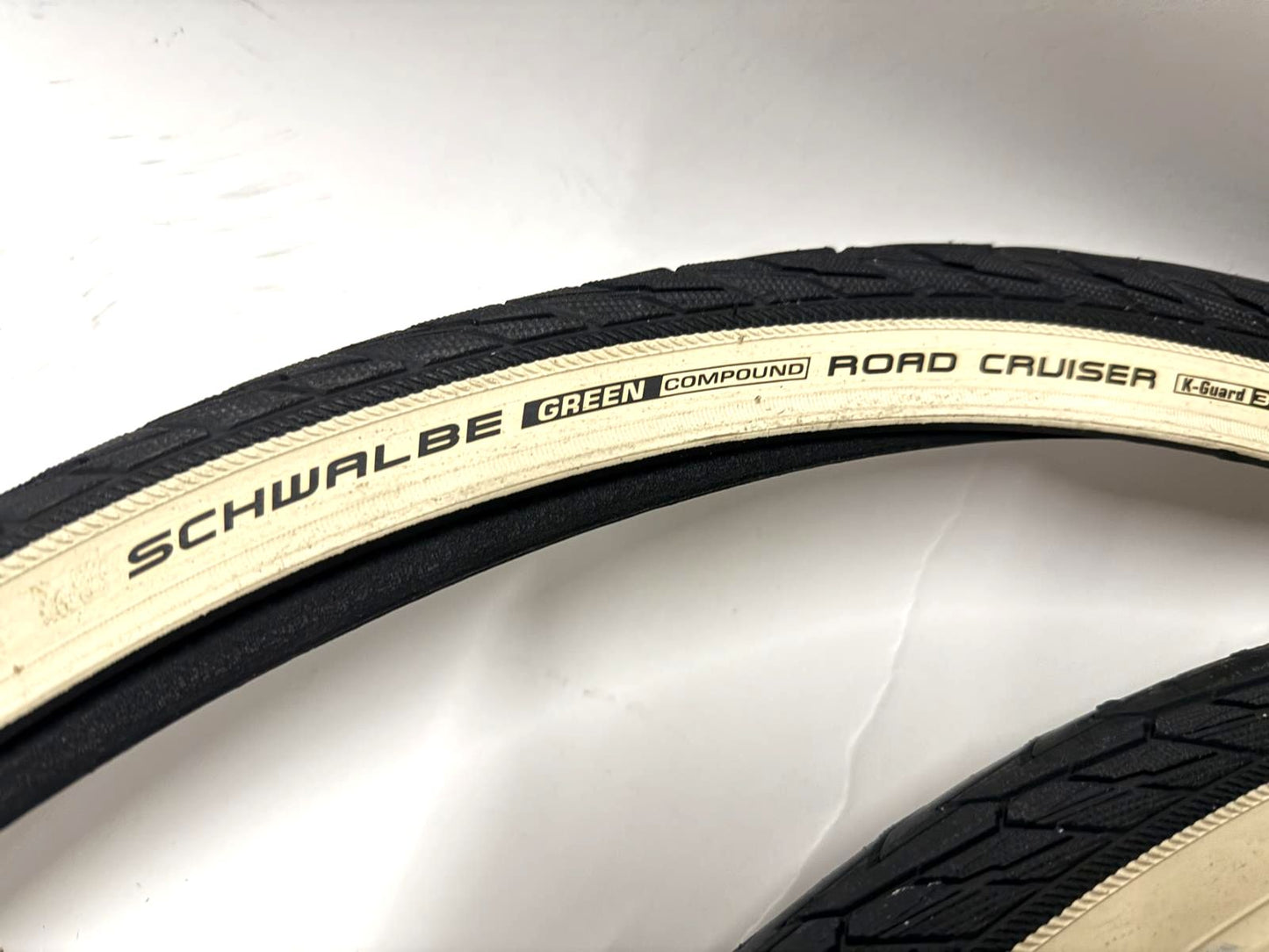 Lot of 2 SCHWALBE Road Cruiser Tire K-Guard 700 x 35c White Wall Green Compound