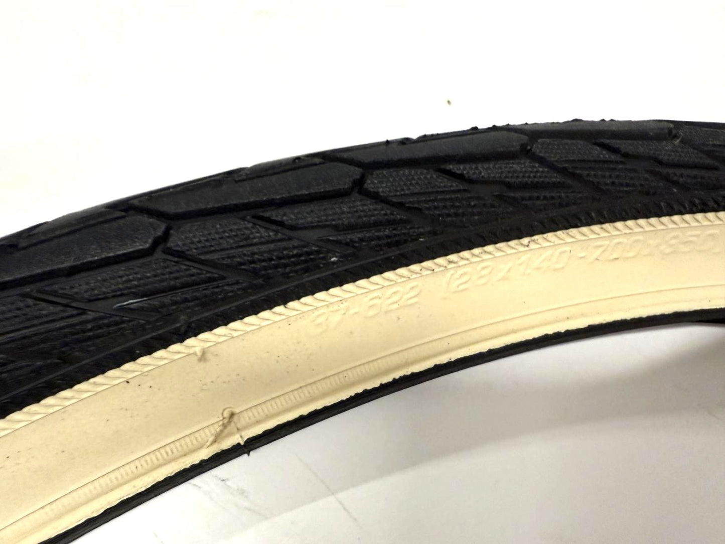 Lot of 2 SCHWALBE Road Cruiser Tire K-Guard 700 x 35c White Wall Green Compound