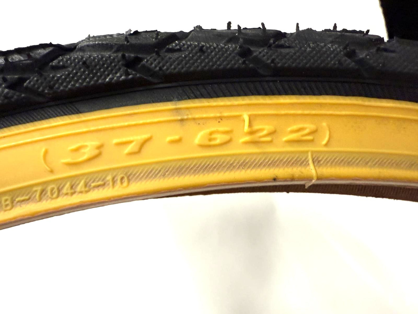 Pair (Lot of 2) DURO CORDOBA 700x35c Bicycle Bike Tires Wire Bead 35-60PSI New