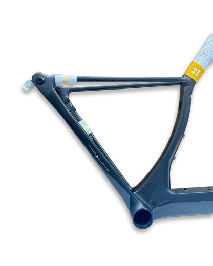 3T Strada TEAM Carbon Frame Grey/Gold M + Parts Included
