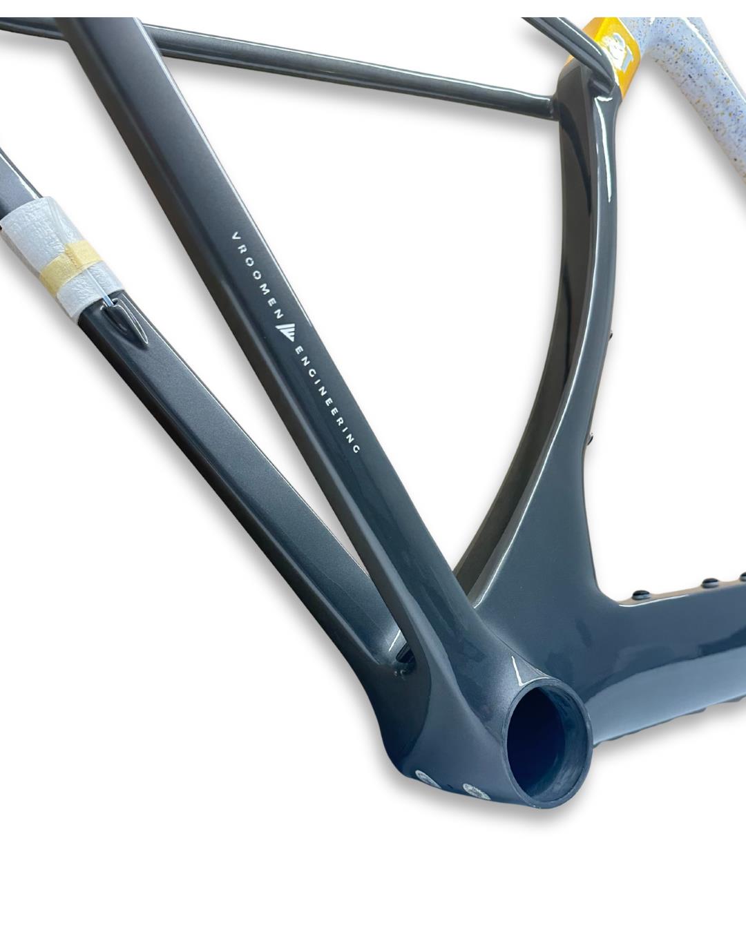 3T Strada TEAM Carbon Frame Grey/Gold M + Parts Included