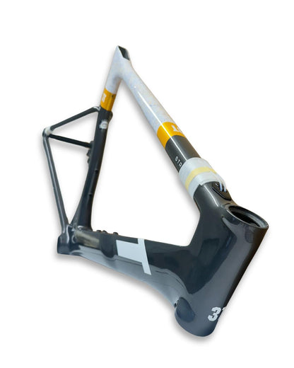 3T Strada TEAM Carbon Frame Grey/Gold M + Parts Included