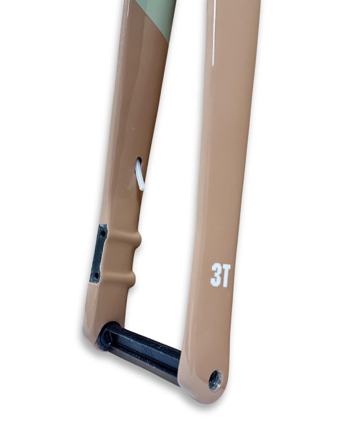 3T Exploro RaceMax Carbon Gravel Fork — 700c Disc 380mm A-C Olive/Sand