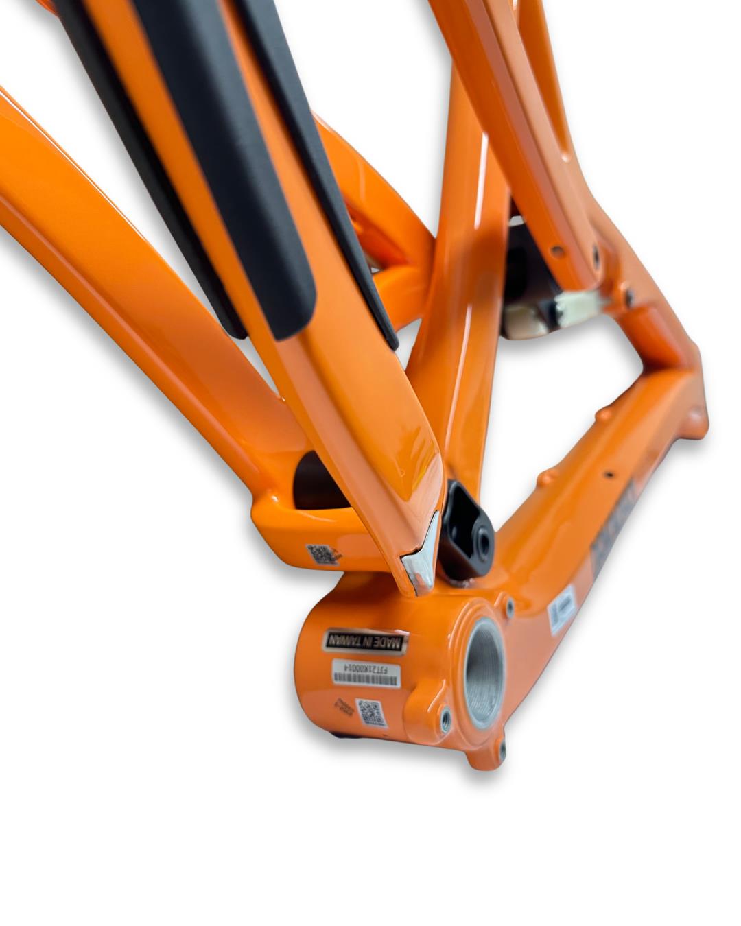 Diamondback Release 5C Carbon Full Suspension MTB Frame MD/17 – 27.5