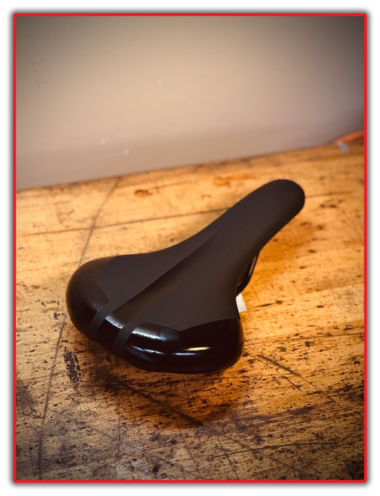 Mongoose TYAX Comp 165mm Womens Bike Saddle MTB Mountain 280mm Long Seat New