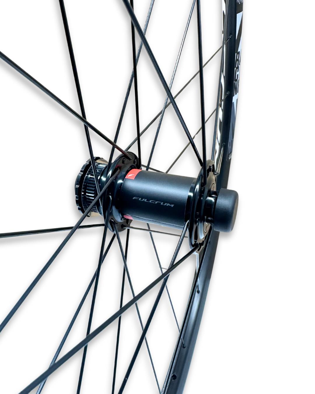 Fulcrum Racing 700 650B front wheel, 12x100 thru-axle, Centerlock disc, 24h, tubeless-ready