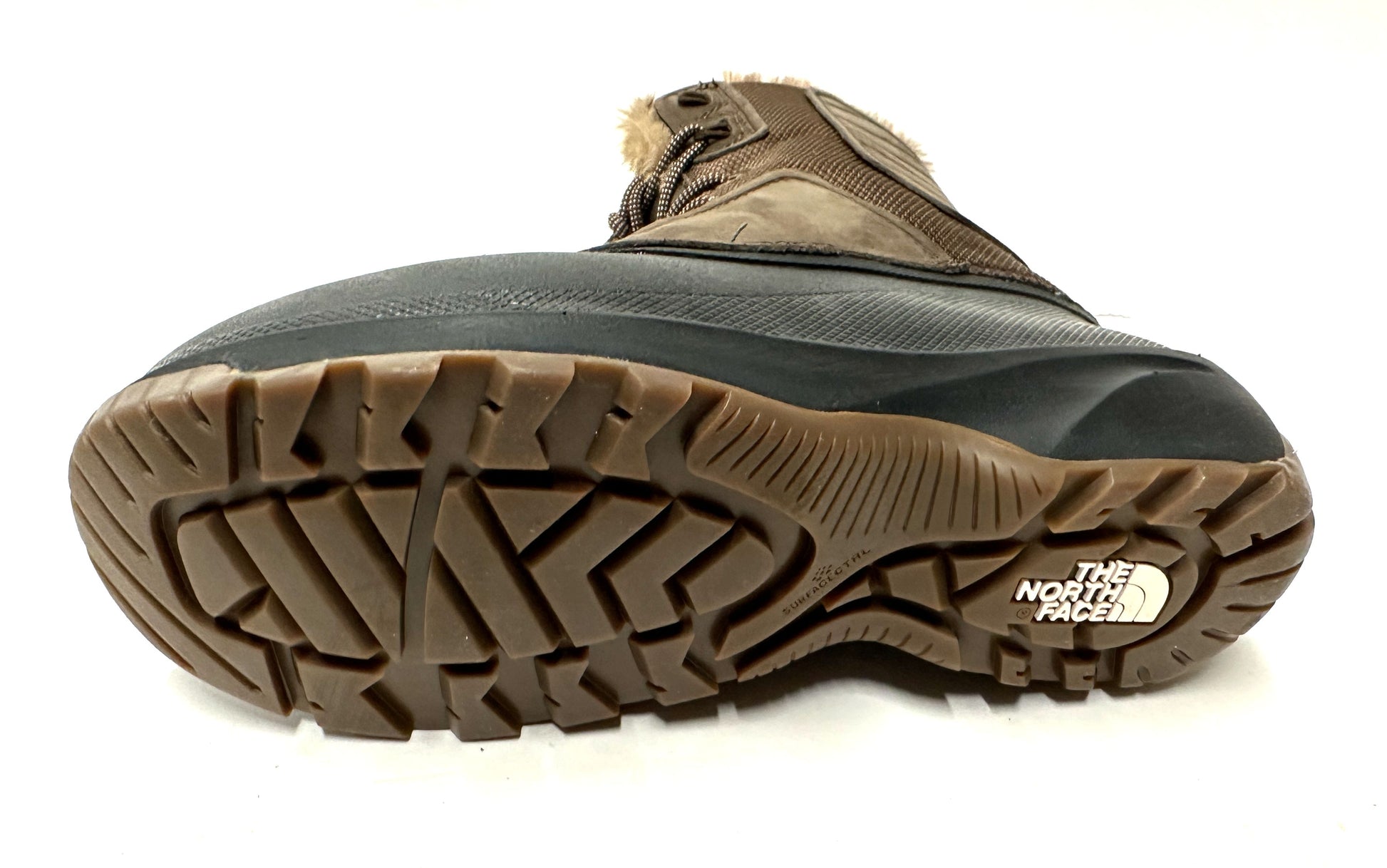 The North Face women’s Shellista IV Mid winter boot, size 6.5, waterproof and insulated snow boot for cold-weather traction and warmth