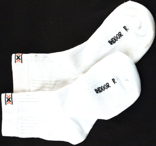 X-SOCKS INDOOR MSRP $25 MID CREW US 6.5-8.5 EU 39-41 NEW SAMPLE - 2 RIGHTS