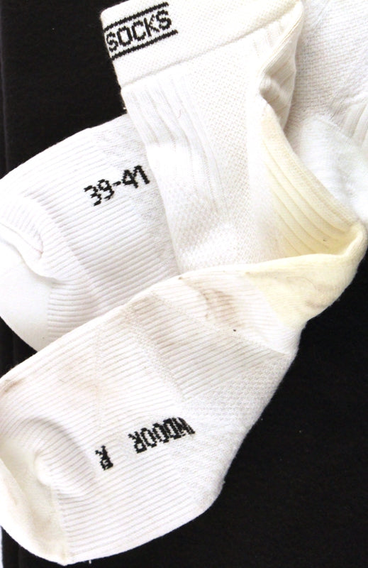 X-SOCKS INDOOR MSRP $25 MID CREW US 6.5-8.5 EU 39-41 NEW SAMPLE - 2 RIGHTS
