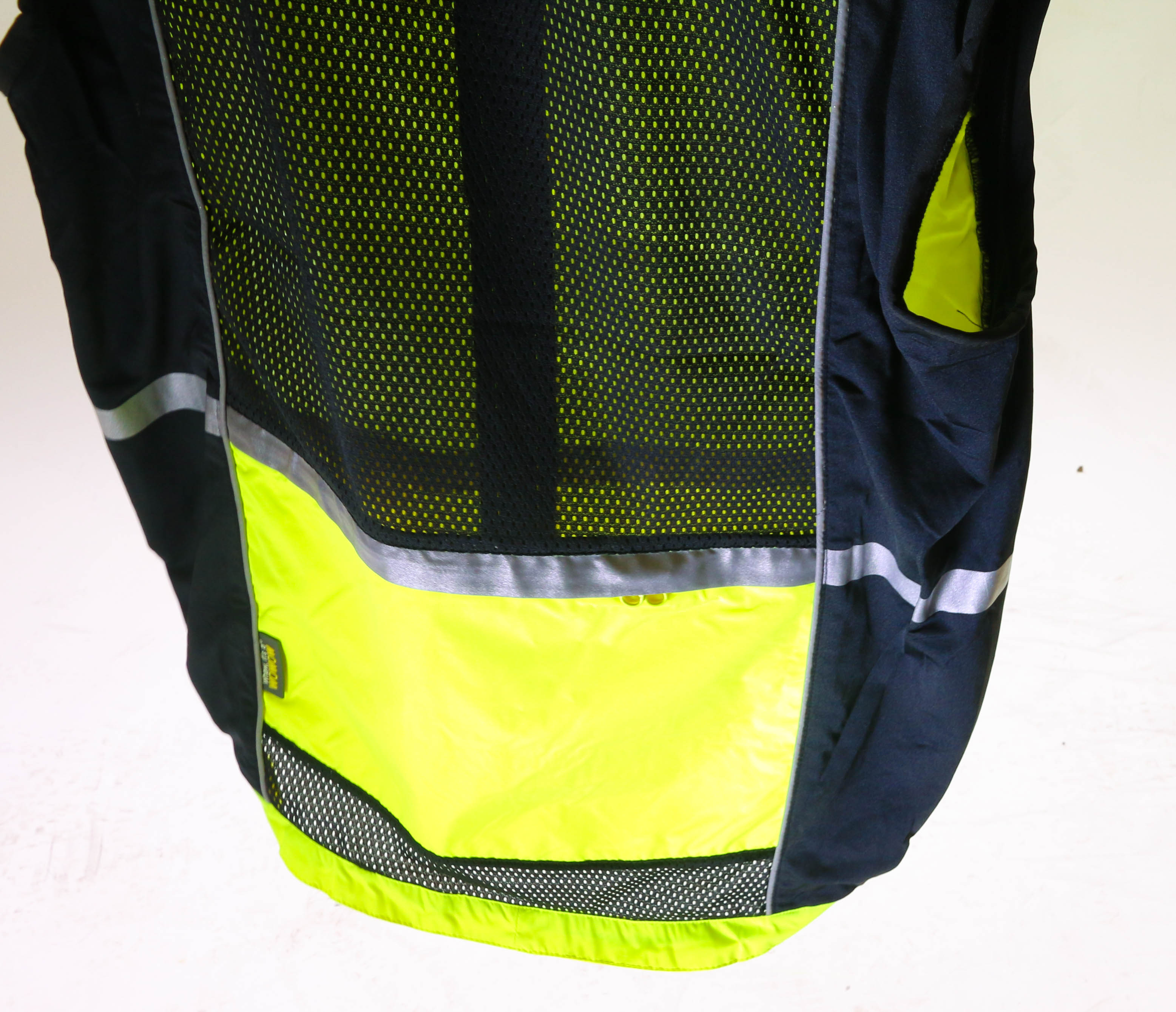 WOWOW Med Sleeveless Sport Jacket  Cycling Wind Vest 3M High-Viz Reflective NEW
