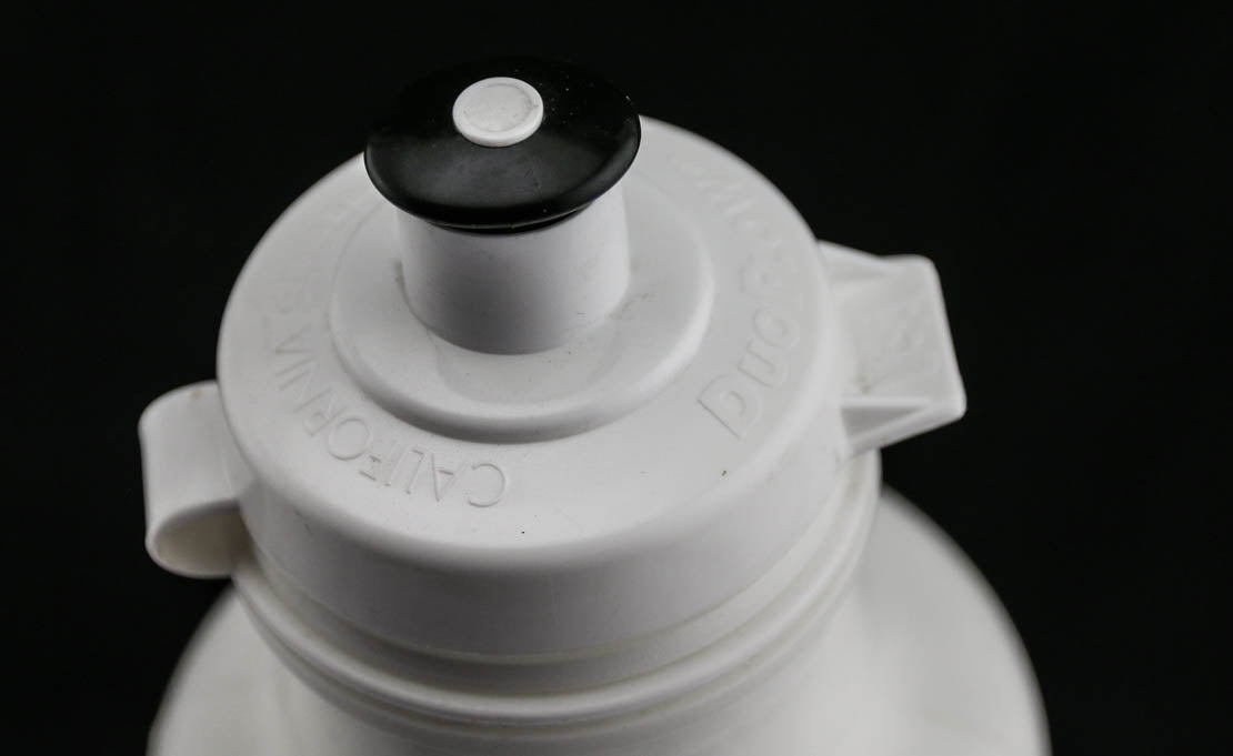 2 QTY California Springs DuoFlow 24oz Ounce Bicycle Water Bottles White NEW - Random Bike Parts