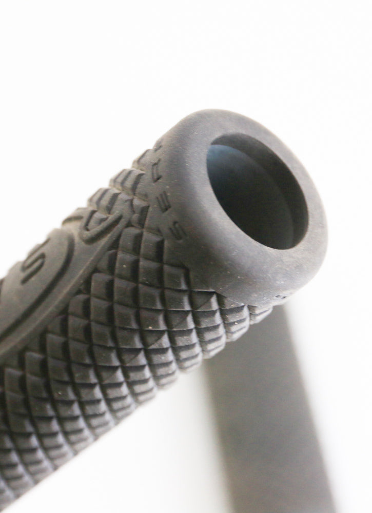 Serfas Black / Gray Flat Bar MTB BMX Hybrid Bike Grips 130mm NEW