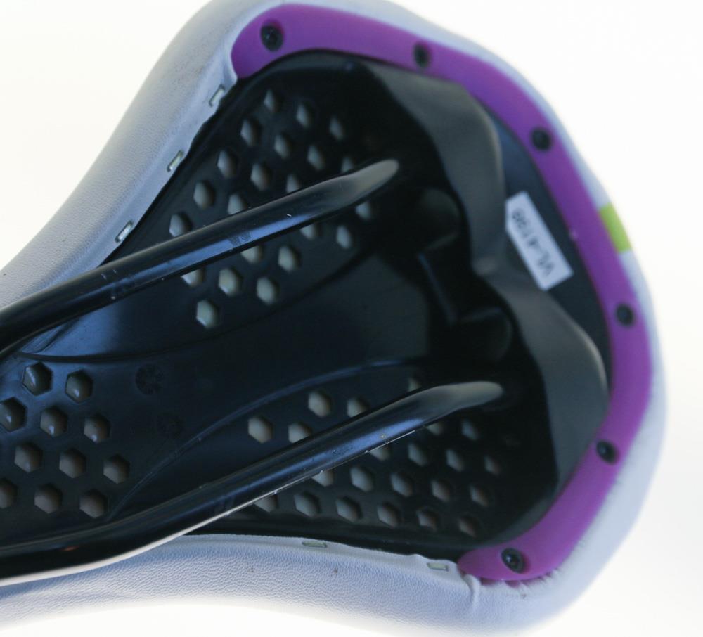 Scott Road / MTB Bike Saddle / Seat White 276g 275 x 140mm NEW