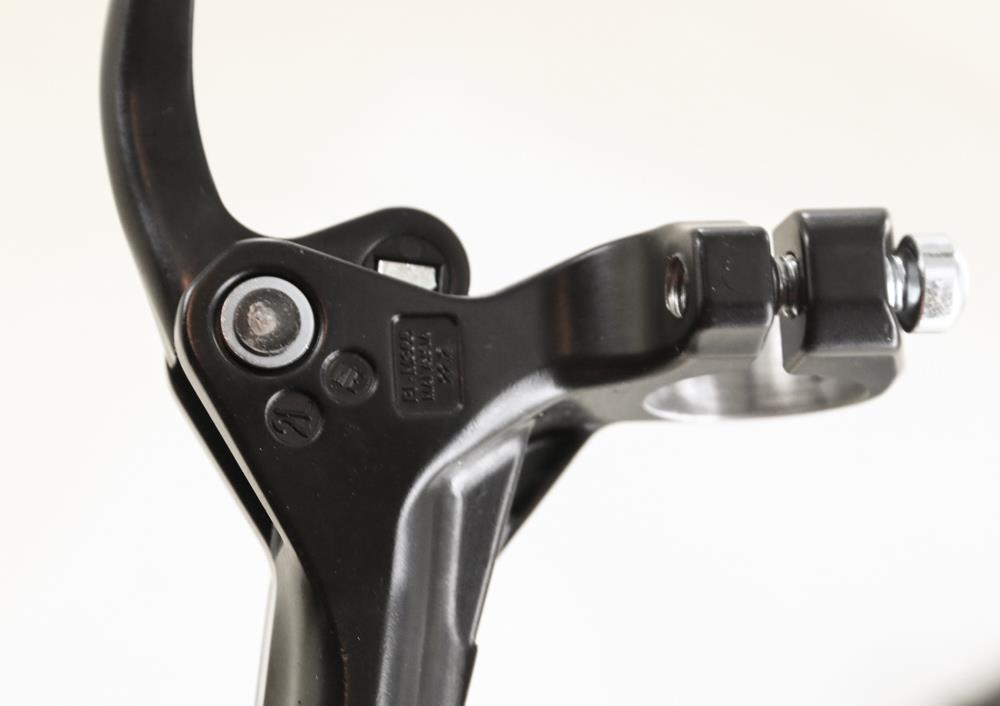 Shimano M615 Disc Bike Brakeset  Missing Pads NEW