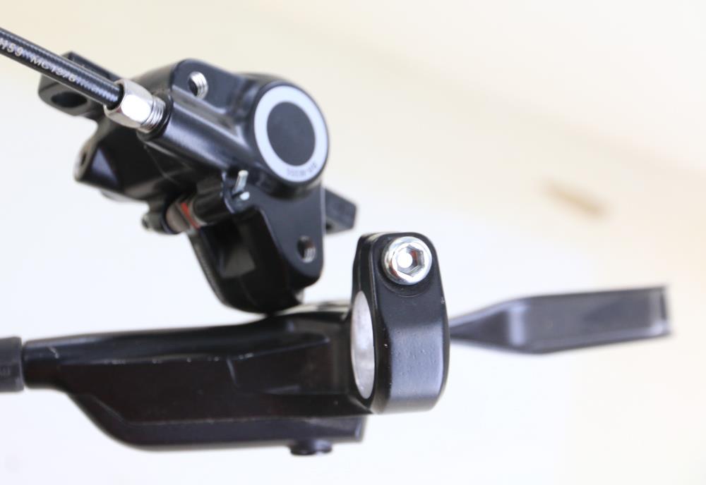 Shimano M615 Disc Bike Brakeset  Missing Pads NEW