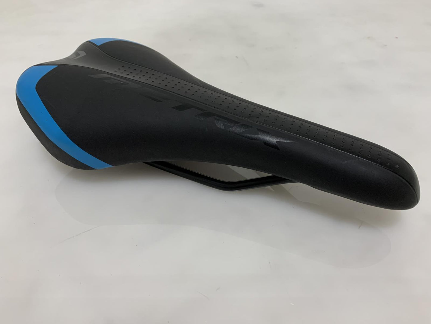 SYNCROS METRIX Road Mountain BIKE Cycle Bicycle Seat SADDLE NEW TAKE OFF BLEM