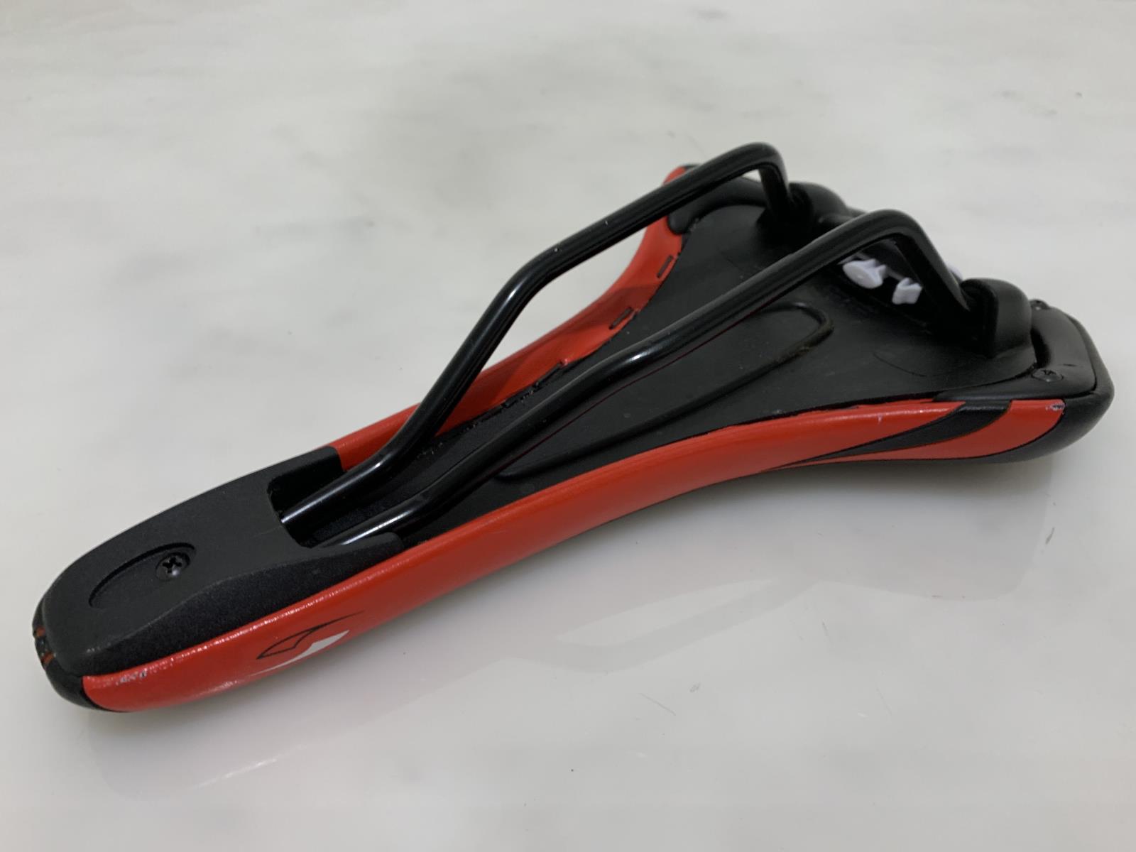 SUNDEAL ROAD Mountain Cycle Bicycle BIKE SADDLE NEW TAKE OFF