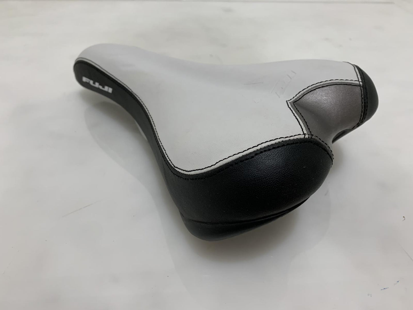 FUJI MTB Mountain Road Bicycle Cycle Bike Seat Saddle New Take Off