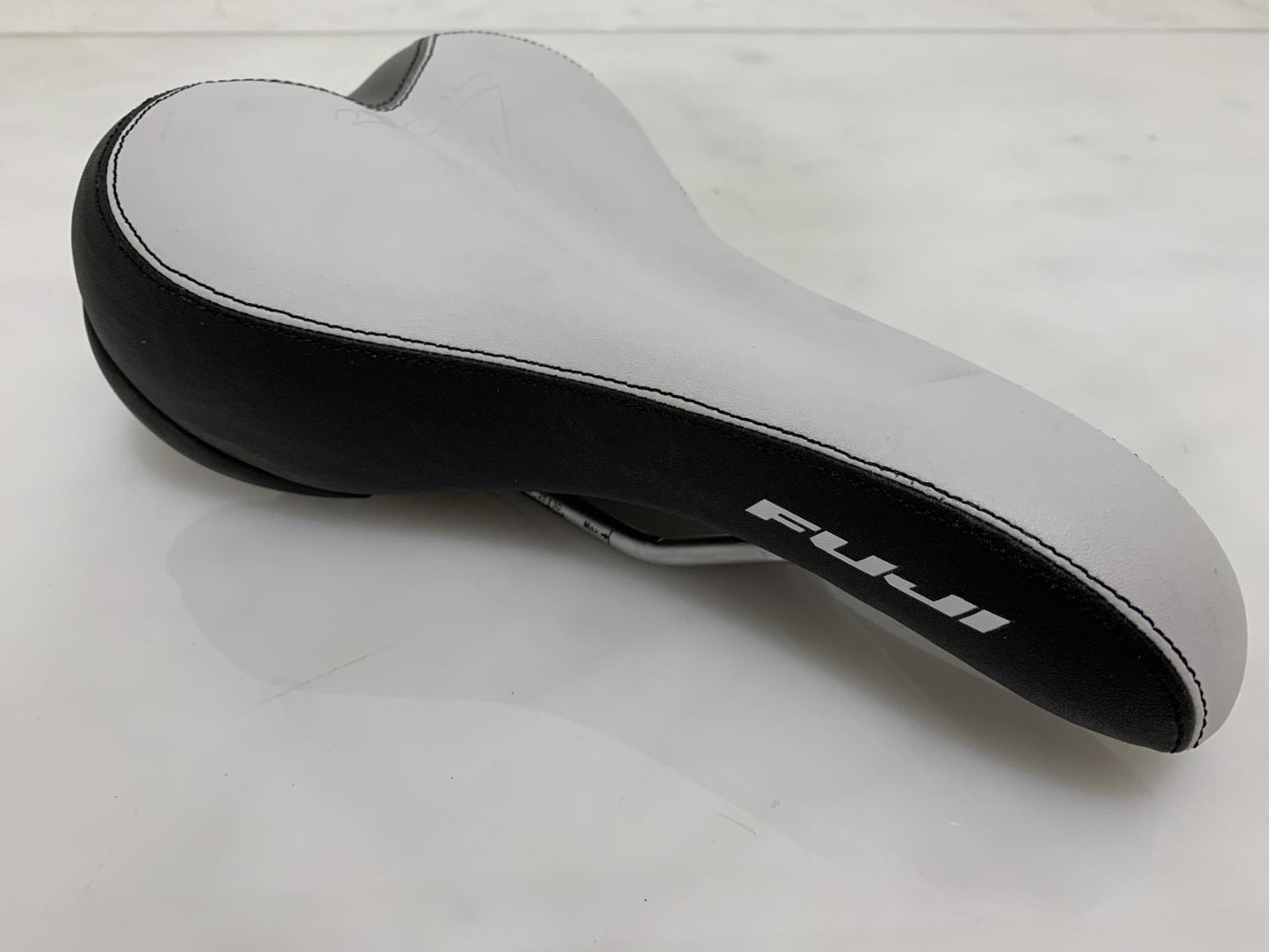 FUJI MTB Mountain Road Bicycle Cycle Bike Seat Saddle New Take Off