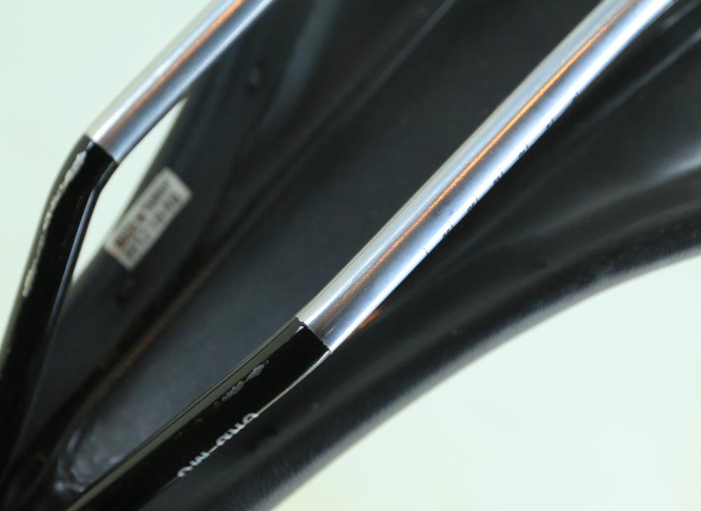 Oval Concepts 200 Road / MTB Bike Saddle Black / Red Seat 280mm x 130mm New Blem