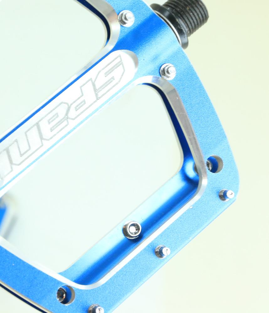 Spank Oozy MTB Flat 9/16 Platform Pedals Bike Blue Alloy Sealed Lightly Used