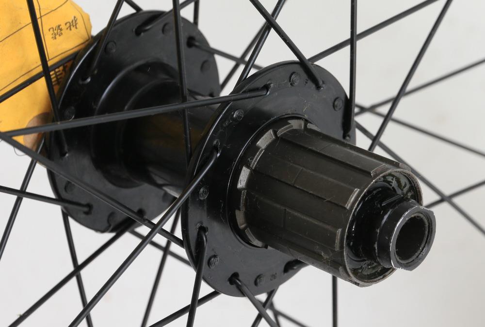 Mavic EN 321 26" DH MTB Bike 20 x 110mm / 12 x 142mm Thru 8-11s + Tires New Blem