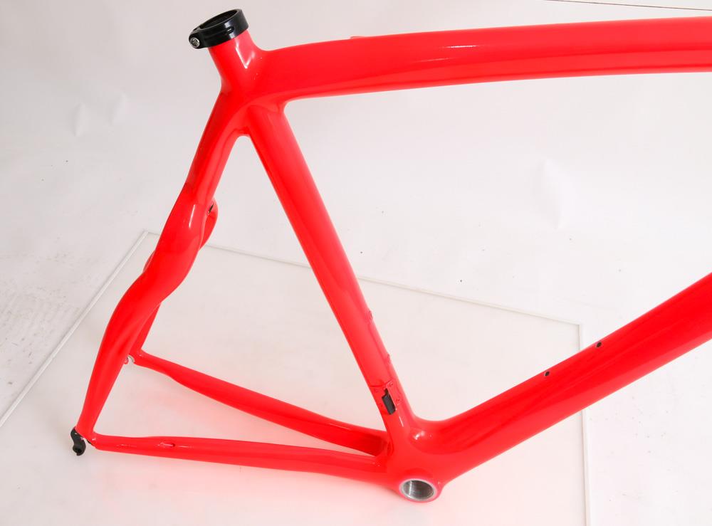 58cm 700C Fluorescent Pink Carbon Road Bike Frame Italian BB Tapered New - Random Bike Parts