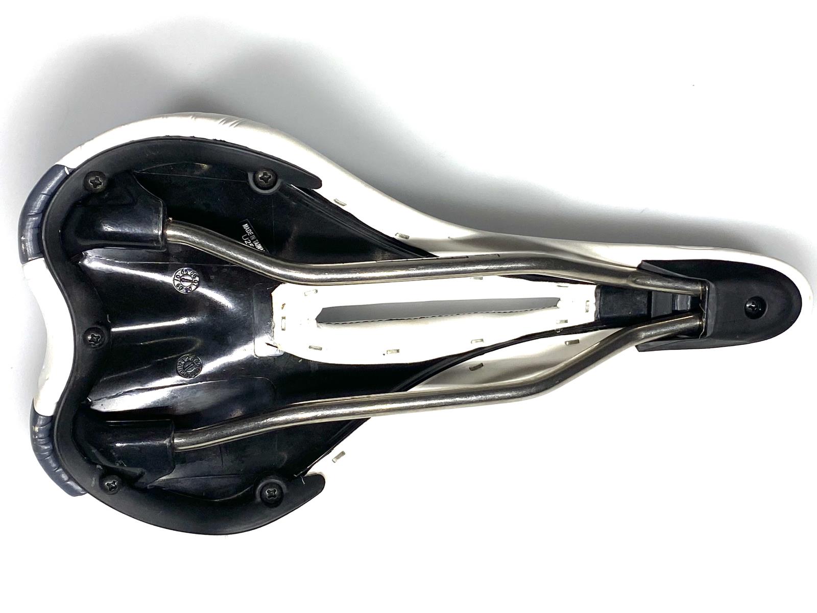 RavX Athena Racing Bicycle Seat Bike Saddle White New