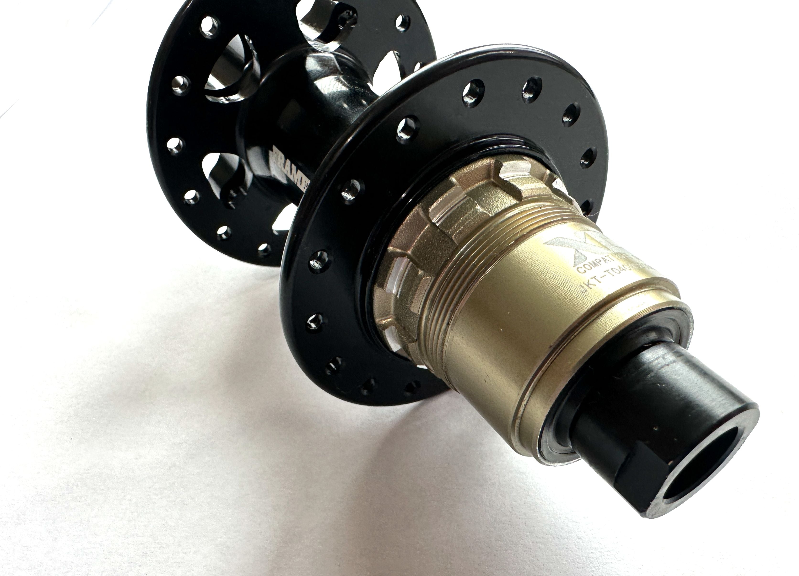 Rear Bike Hub Framed 6 bolt Disc 142mm x 12mm Thru 32h Fits XD Compatible  New